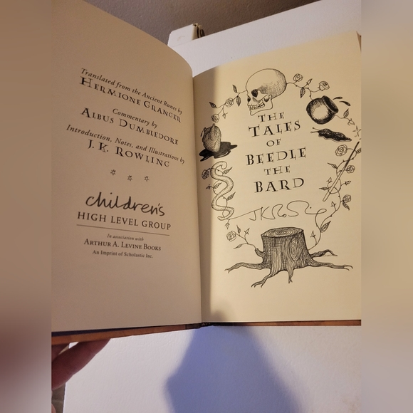 The Tales of Beedle the Bard (Harry Potter) by J. K. Rowling 2008 Hardcover - Picture 2 of 5